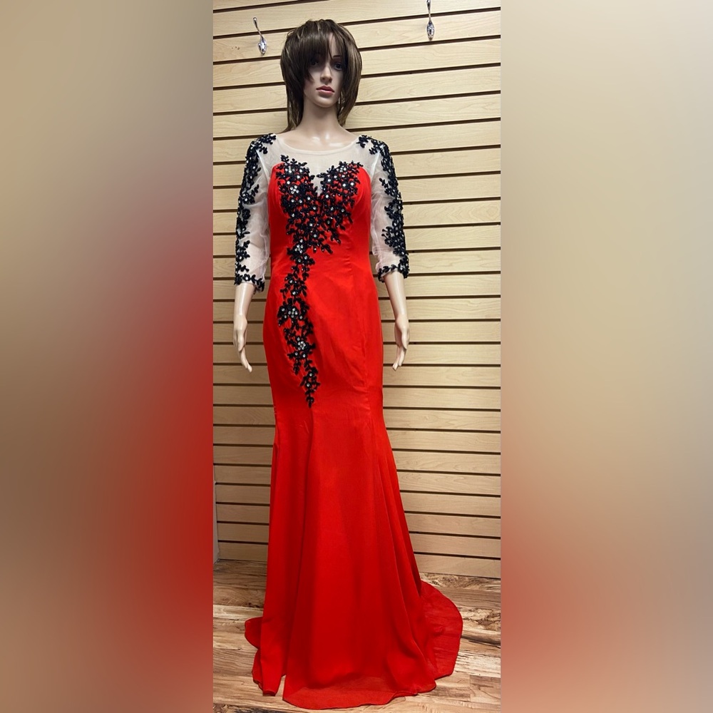 NWT BRIDES FANCY RICH LOOKING SPECIAL OCCASION WOMEN DRESS SIZE 4